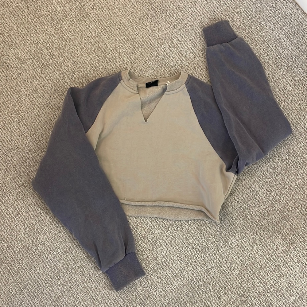 Cropped sweatshirt